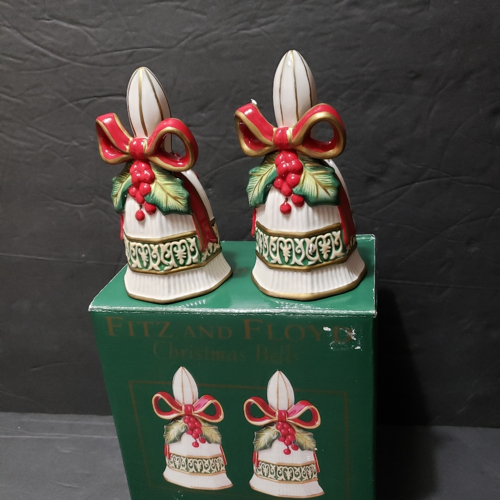 NEW! Vintage 2004 Set of 2 FITZ AND FLOYD Christmas Bells Salt & Pepper Shakers